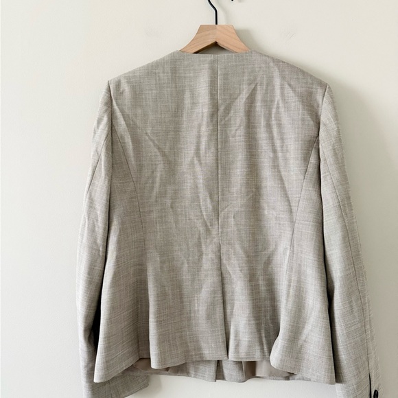 Ann Taylor Collarless Blazer with Hidden Button in Crosshatch Beige Size 12 - Picture 4 of 6